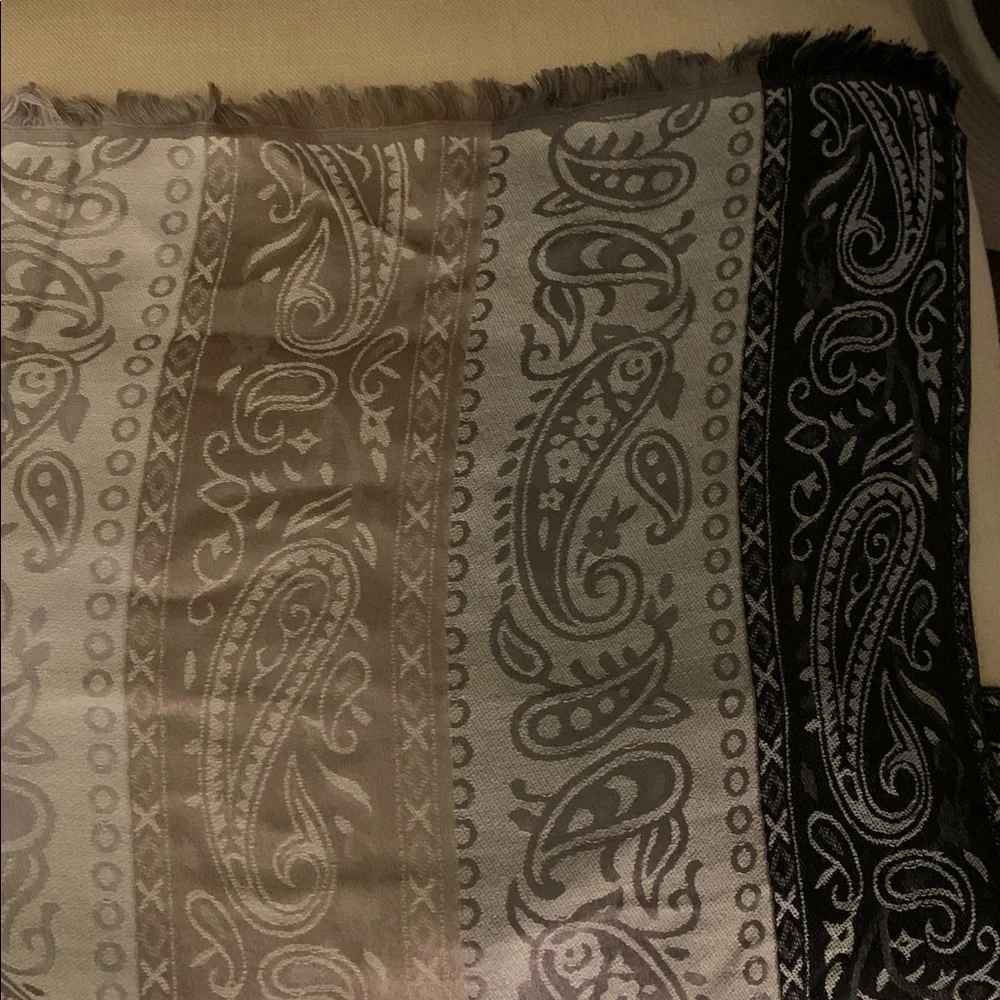 Scarf - Picture 3 of 8